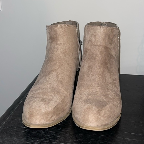 Taupe booties - Picture 2 of 5